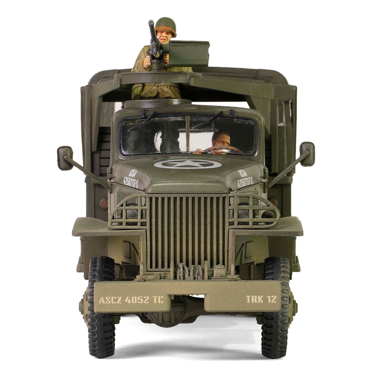 GMC CCKW 353 A1, sheet metal closed cab，U.S. 1st Infantry Division, LST Ship ramp, Weymouth May 1944