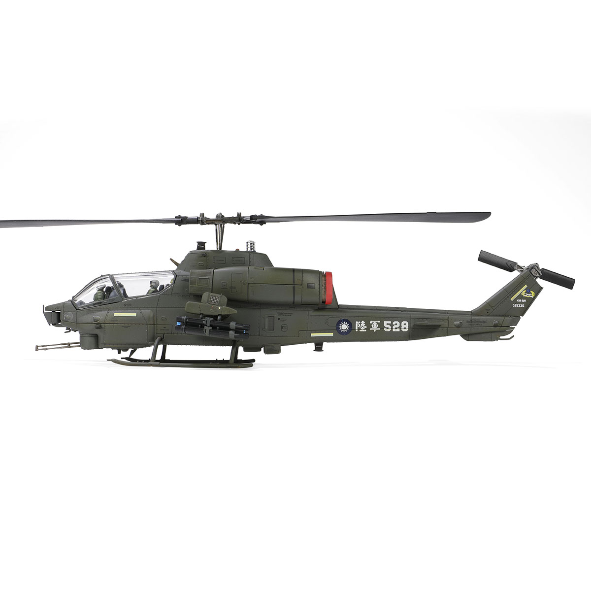 Bell AH-1W "Whiskey Cobra" attack helicopter (High visibility ver.) Tail number #528, 602nd Air Cavalry Brigade Attack Battalion, ROCA, Hsinchu Air Force Base Open Day, April