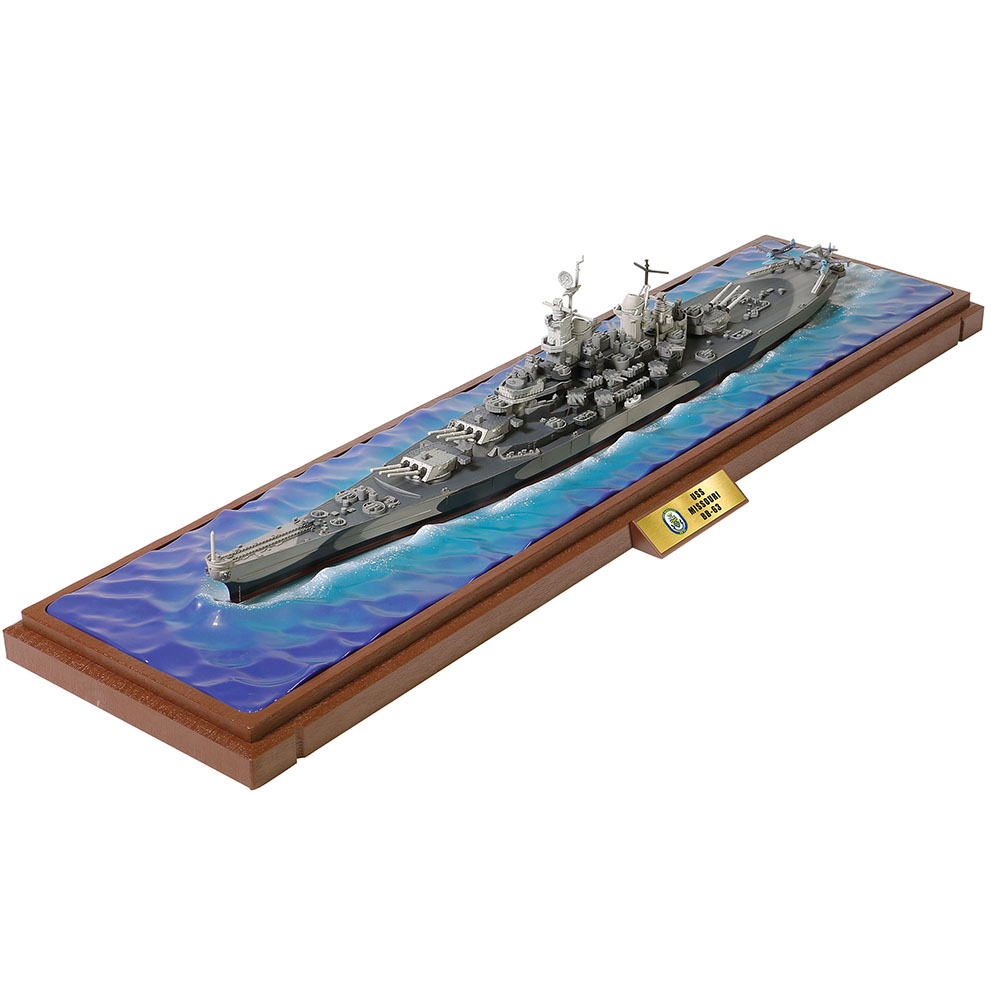 Iowa Class Battleship, USS Missouri (BB-63), Waterline display version Meausre 32/22D camouflage pattern