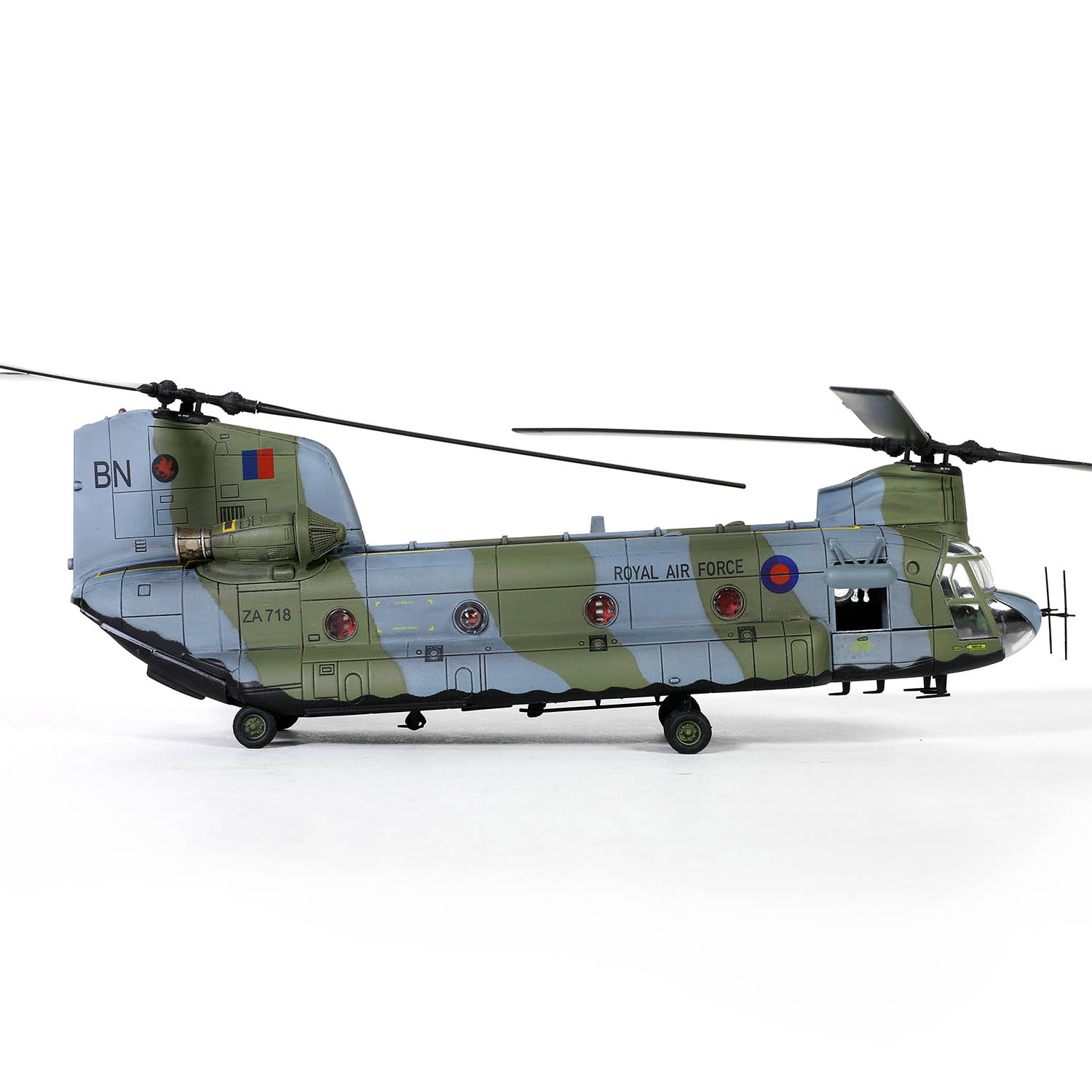 Boeing Chinook HC. Mk.1 helicopter Royal Air Force, #18 Squadron, Falklands Detachment